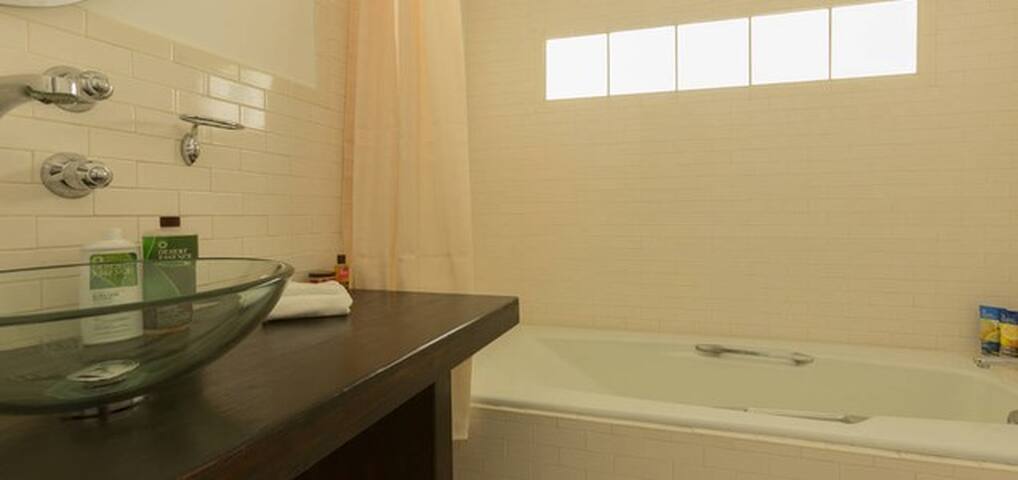 Beautiful Hillside Home with Pool gallery image 4