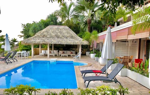 Fully-equipped studio pool & wifi fast