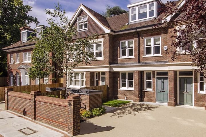 Beautiful modern townhouse in Putney Heath