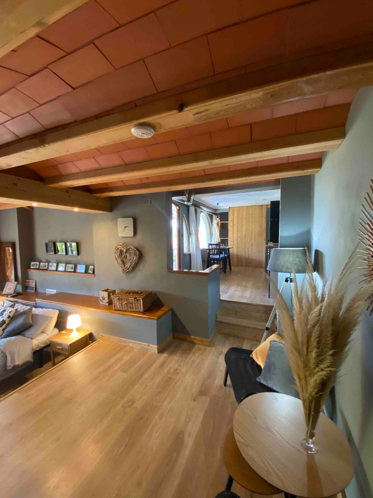 Airbnb con mejor rendimiento: Fabulous studio/apt, with terraces, pool & cabana. en Begur