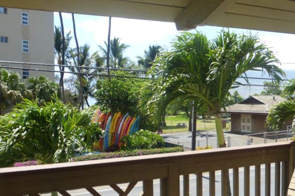 Ocean and park across Kihei Road.