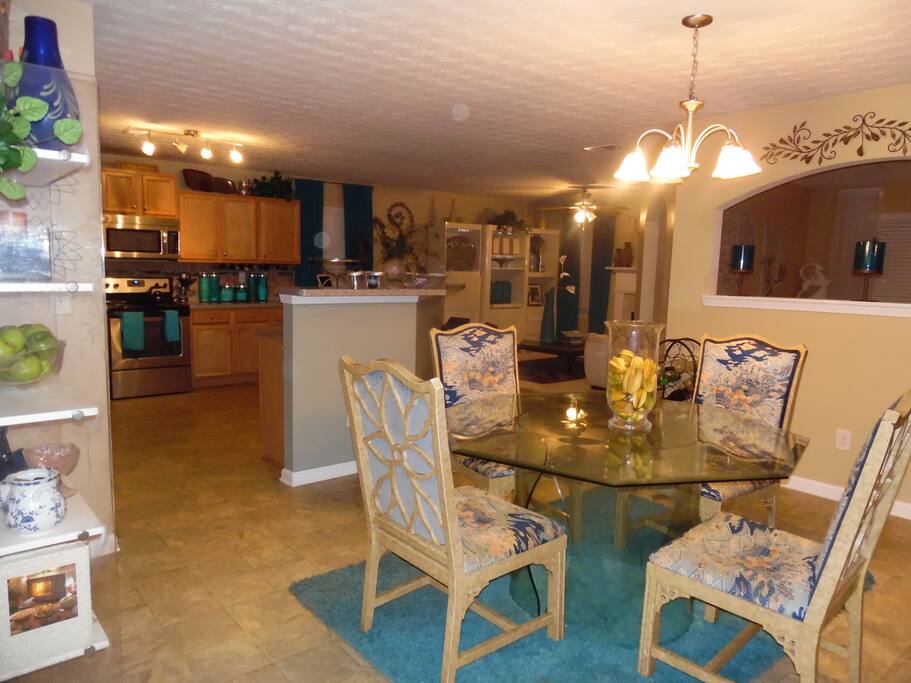 breakfast room-open