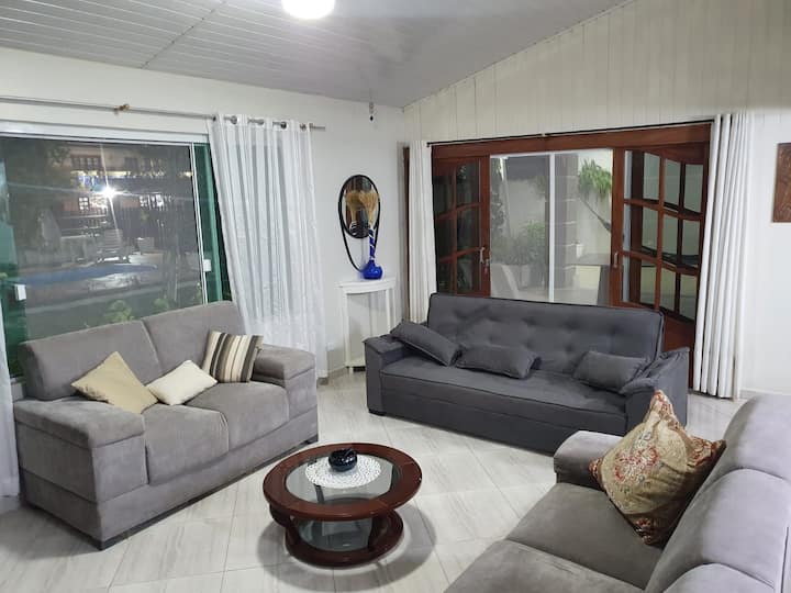 Ar Condicionado, Piscina, Tv Cabo, Até 20 Pessoas - Guaratuba