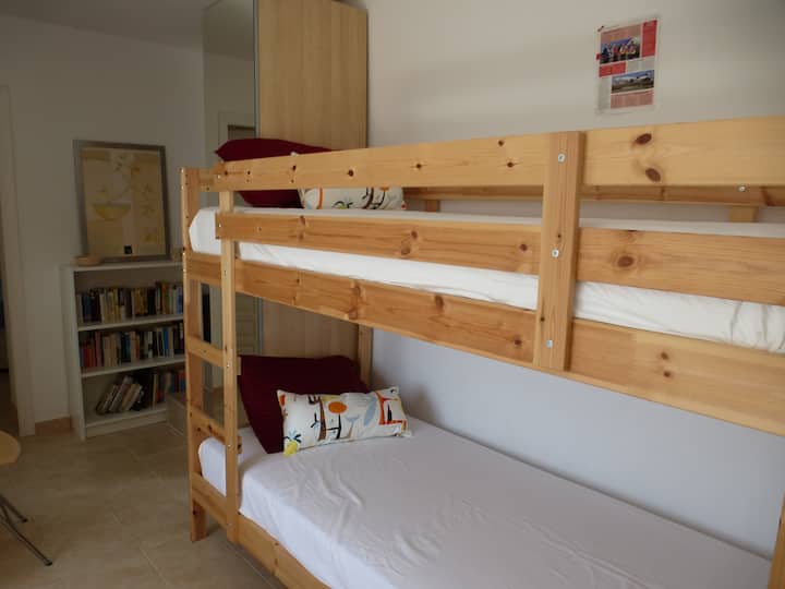 Dolje, spavaća soba 3
