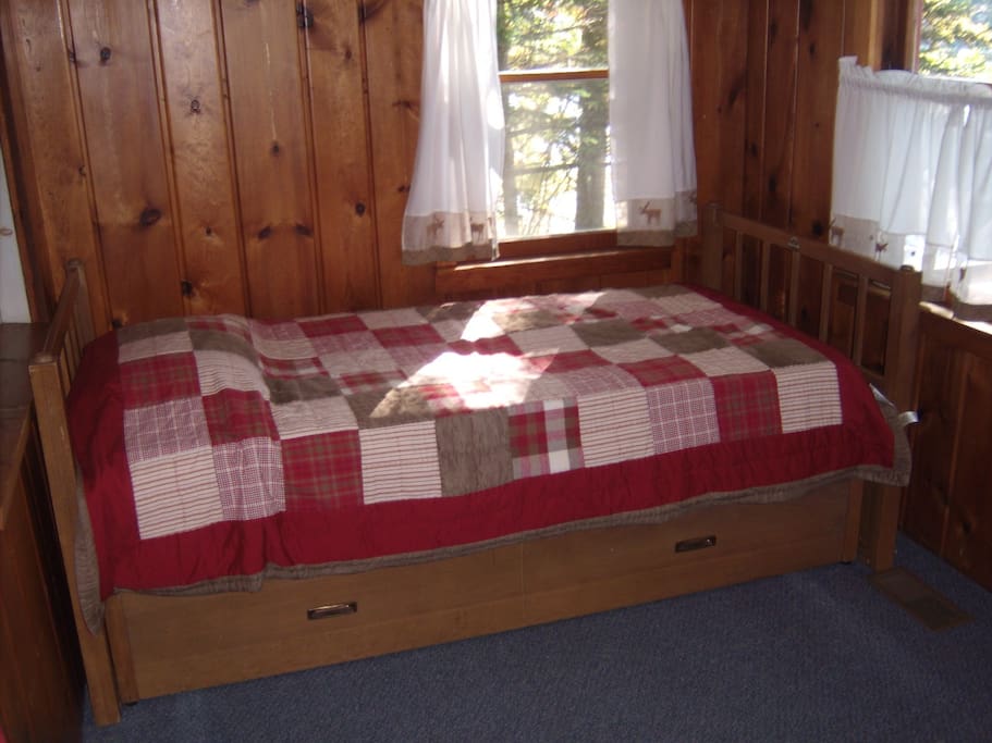 Frpnt room with twin bed plus twin trundle