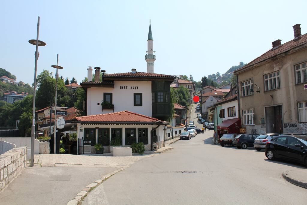 Location from Inat kuća, next to City Hall.