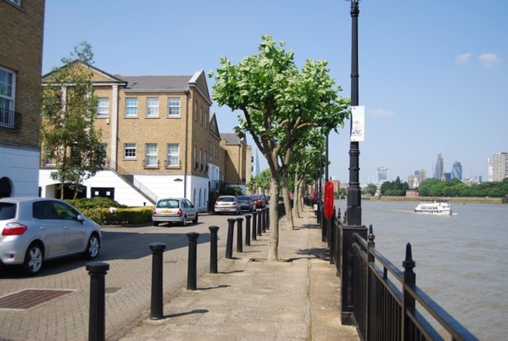 Good transport links by bus, boat, overground or jubilee line to central London or east to Greenwich.