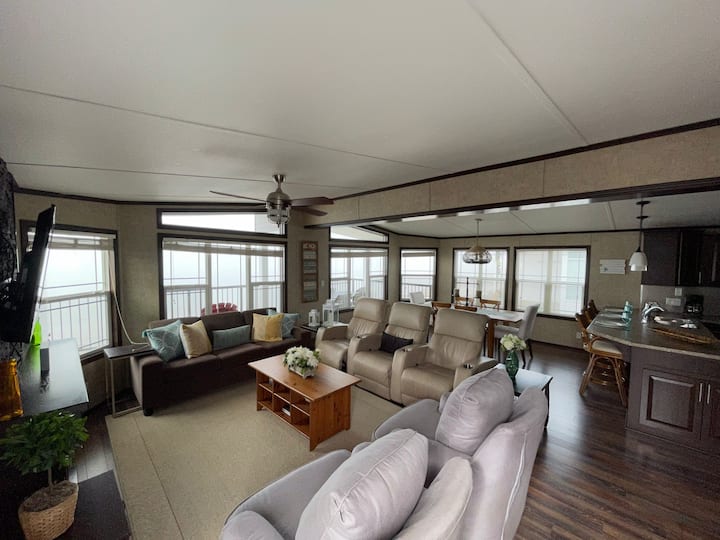 The 6ix On Ledge Lane, Sherkston Shores Waterfront - Crystal Beach