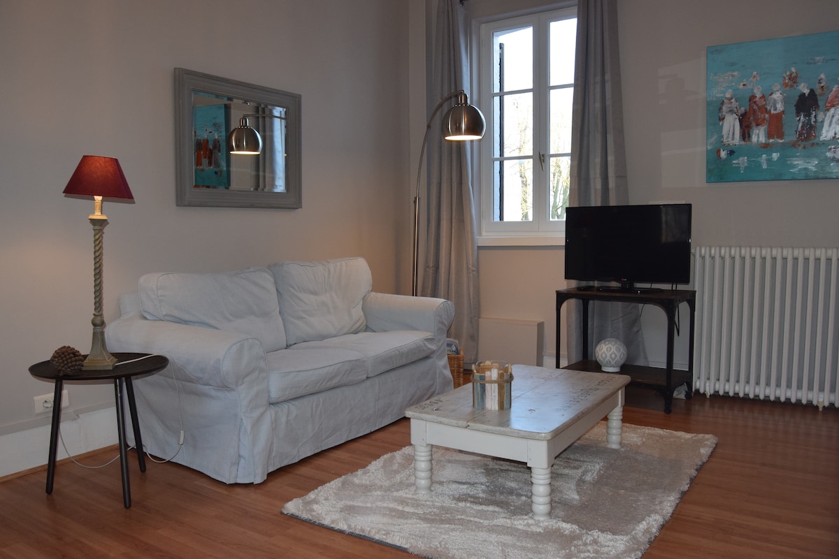 Successful Airbnb property: The bottom door: view of the bay in Saint Valery Sur Somme