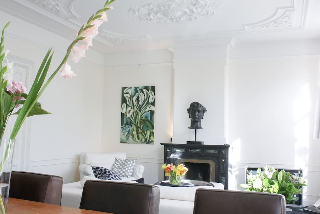 Overview of the living room