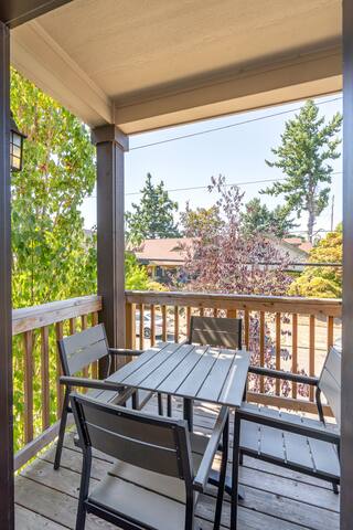 Modern 4BR home in trendy Portland neighborhood gallery image 3