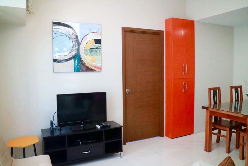 TV with cable and reliable internet connection