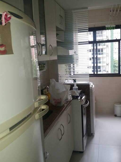 Cozinha com área de serviço