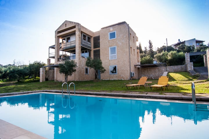 Luxury Self Catering Artistic Villa Close To The Beach - Chania