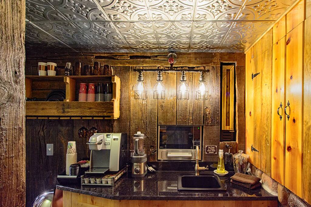 Kitchenette Area
