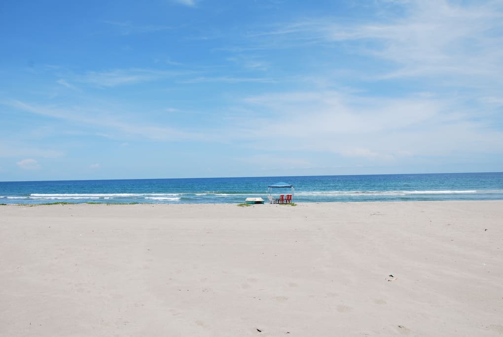 Playa frente a las cabañas