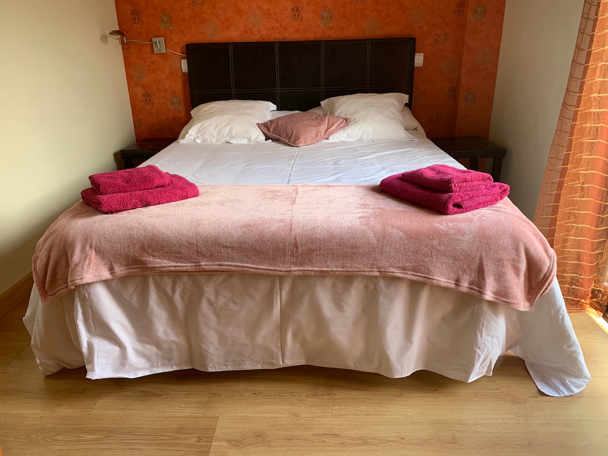 Habitación principal con terraza. Cama 150*200. Armario empotrado