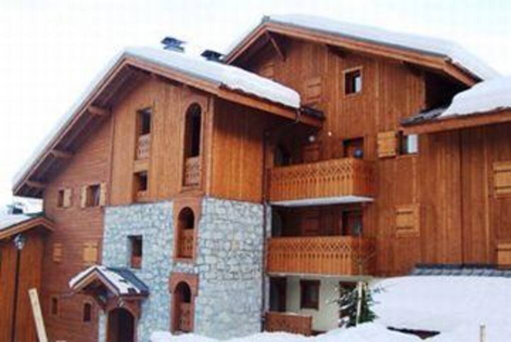 Entrée de la résidence, l'appartement se trouve au premier niveau.