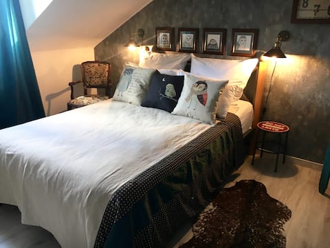 Leistungsstarkes Airbnb: Apartment "Le petit à droite" near the university, in the city center in Duissern