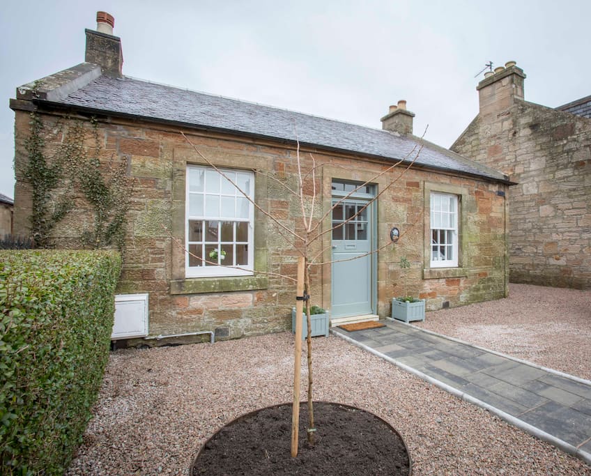 THE WEE COTTAGE
