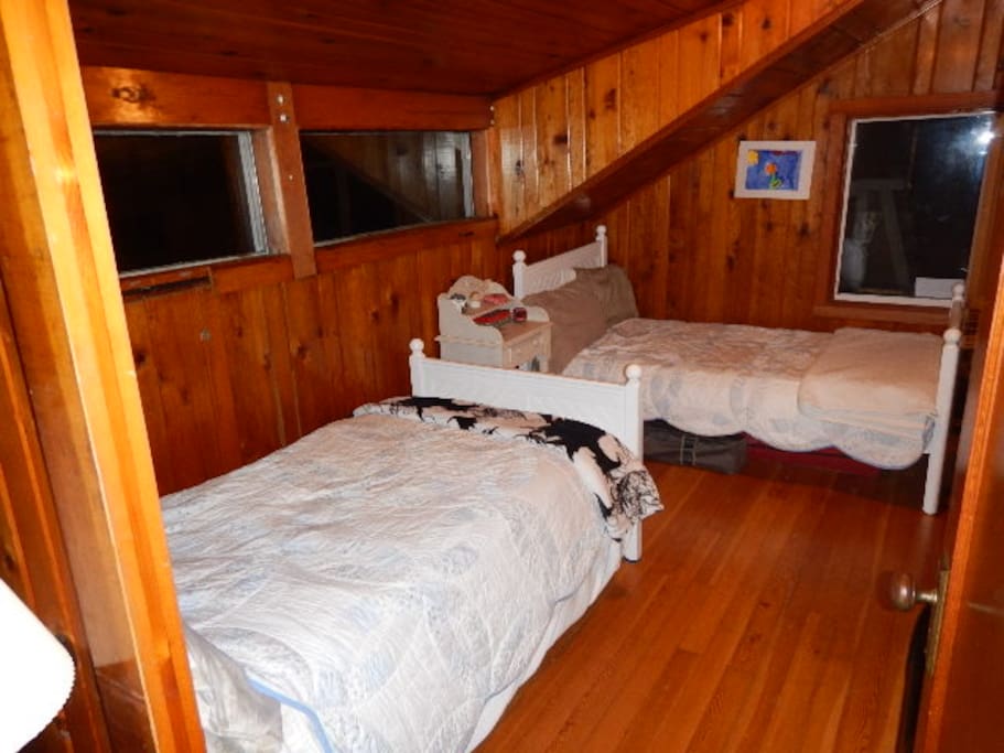 2 Twin beds in rented room