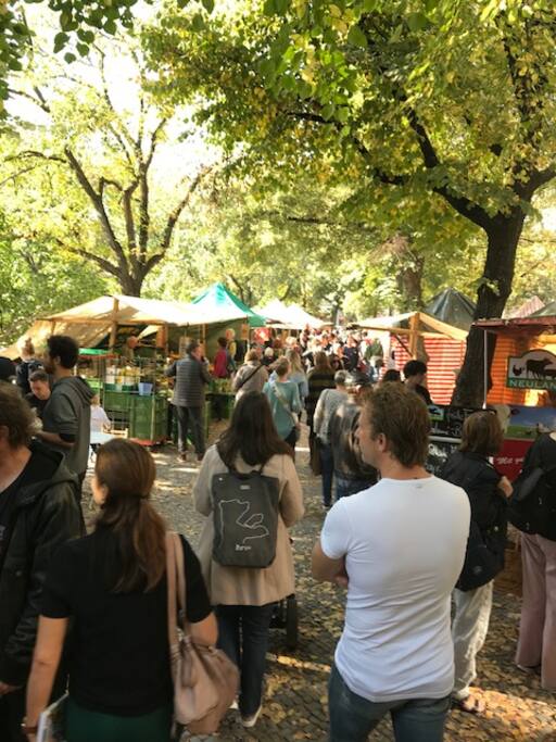 Farmers' market at Boxhagener Platz