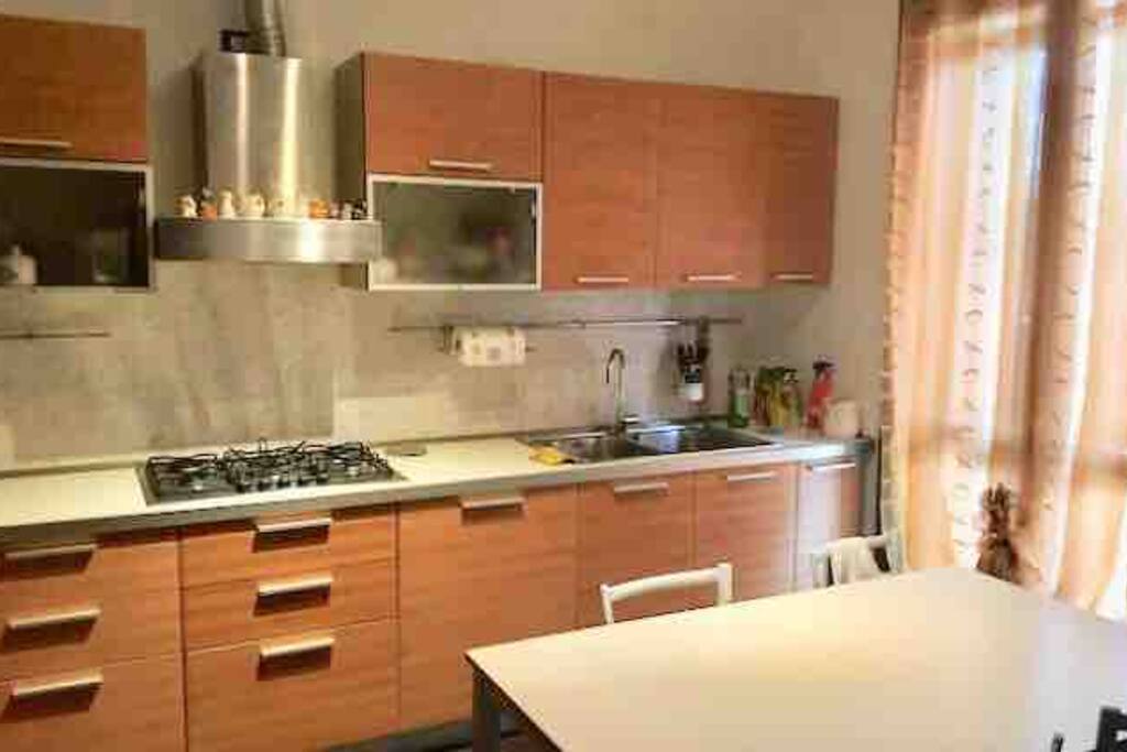 Cucina a disposizione degli ospiti.