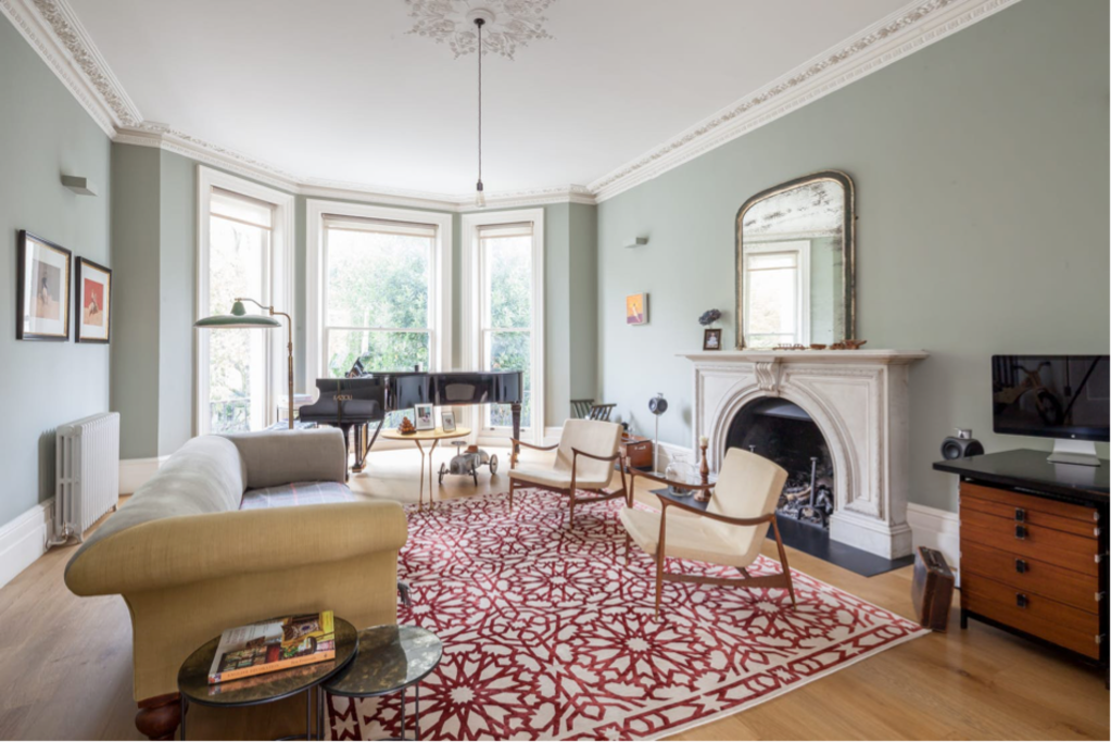 Living Room. Note: fireplace is purely ornamental.