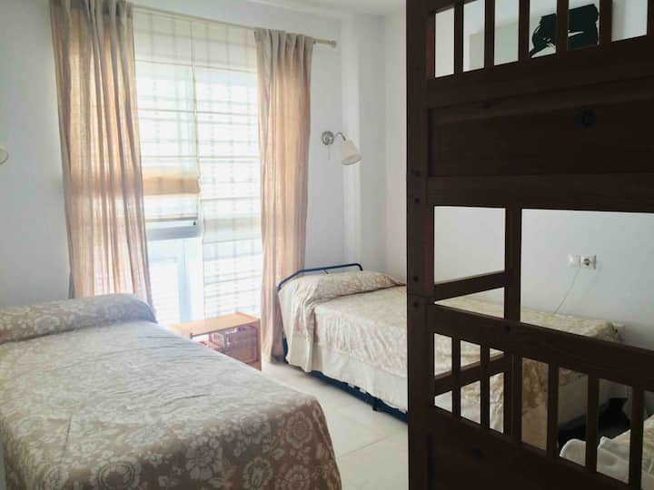 ห้อง 2 ชั้น 1