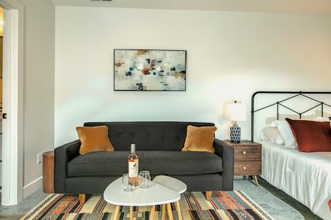 Popular Airbnb listing: Cozy Comfortable Asheville Couple's Getaway in Asheville