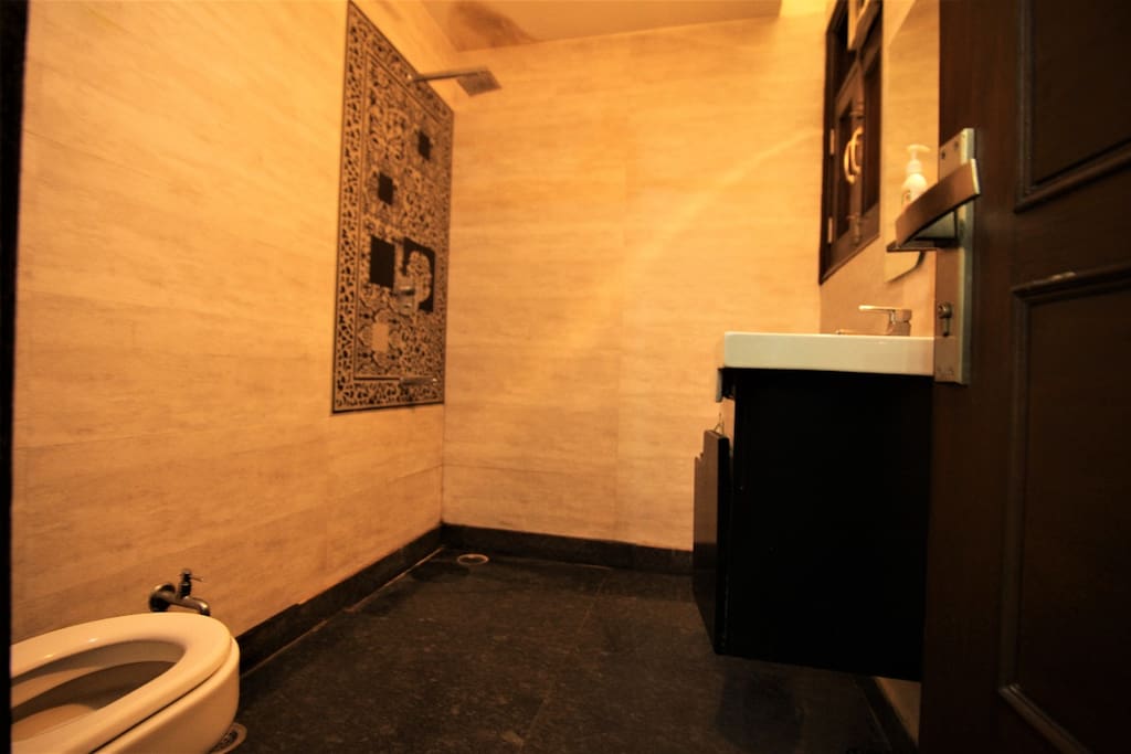 private wash room