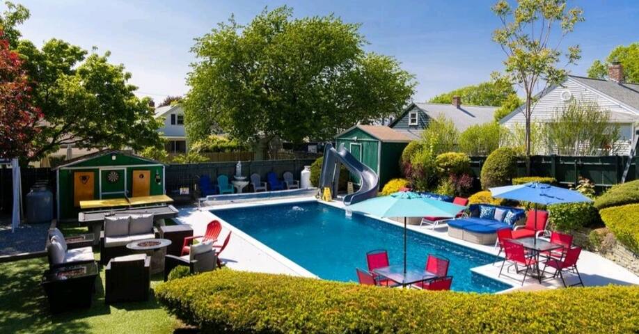 NEW Heated Pool Hot Tub ! 13 Bed 3 Bath Downtown ! gallery image 2