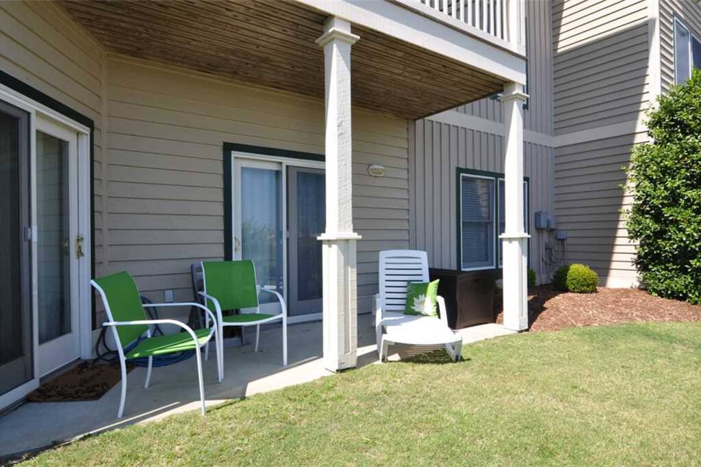 WR4A: Footprints | Patio Area