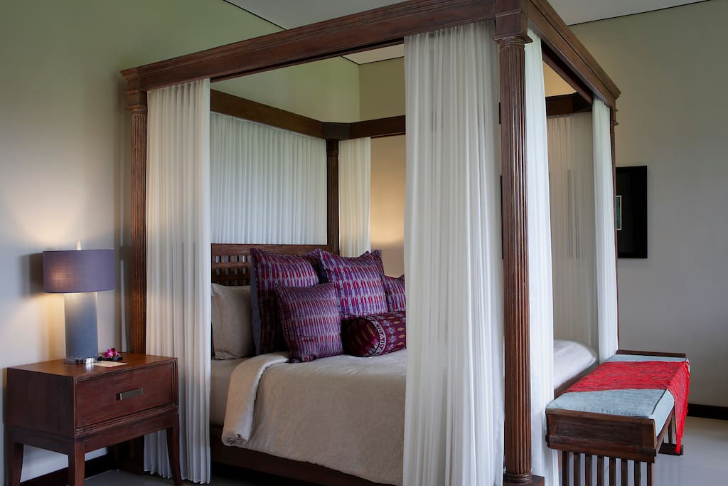 King Size Canopy Beds