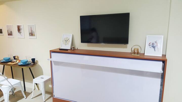 Serin East | 4 Beds | Steps From Ayala Mall - Amadeo
