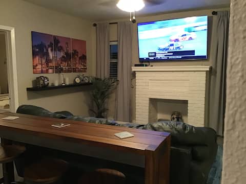 Top performing Airbnb: Modern 3/1 house near Midtown Miami and Beaches in Buena Vista Heights