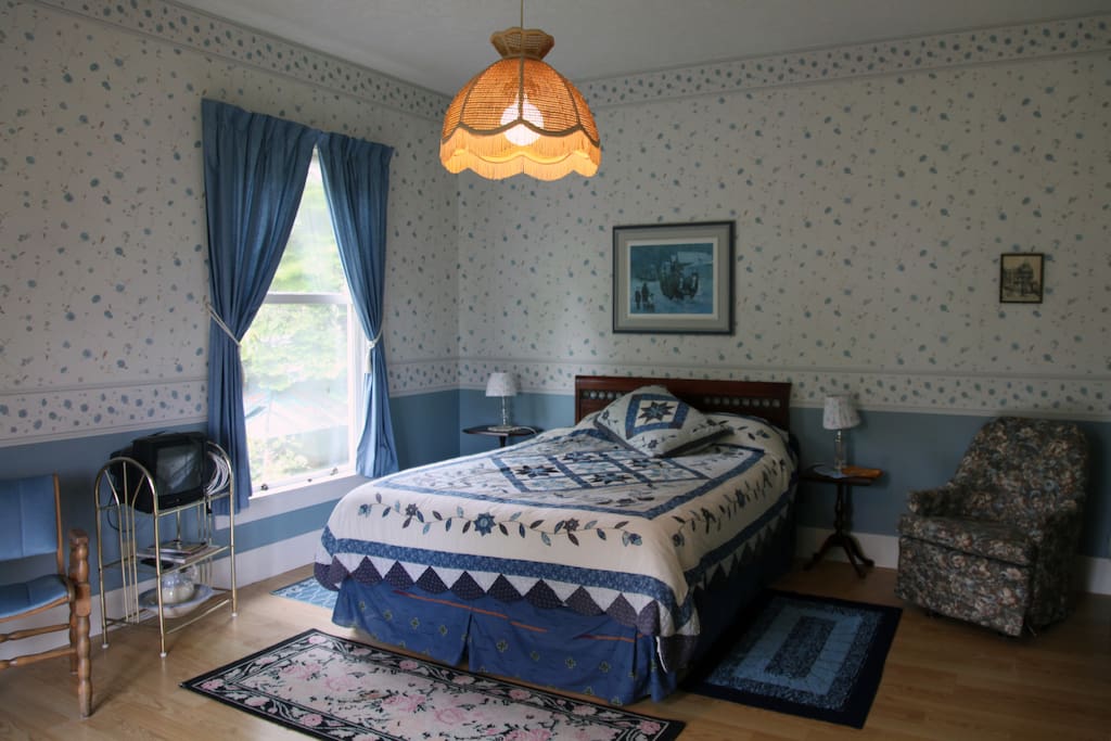 7 Bedrooms.
