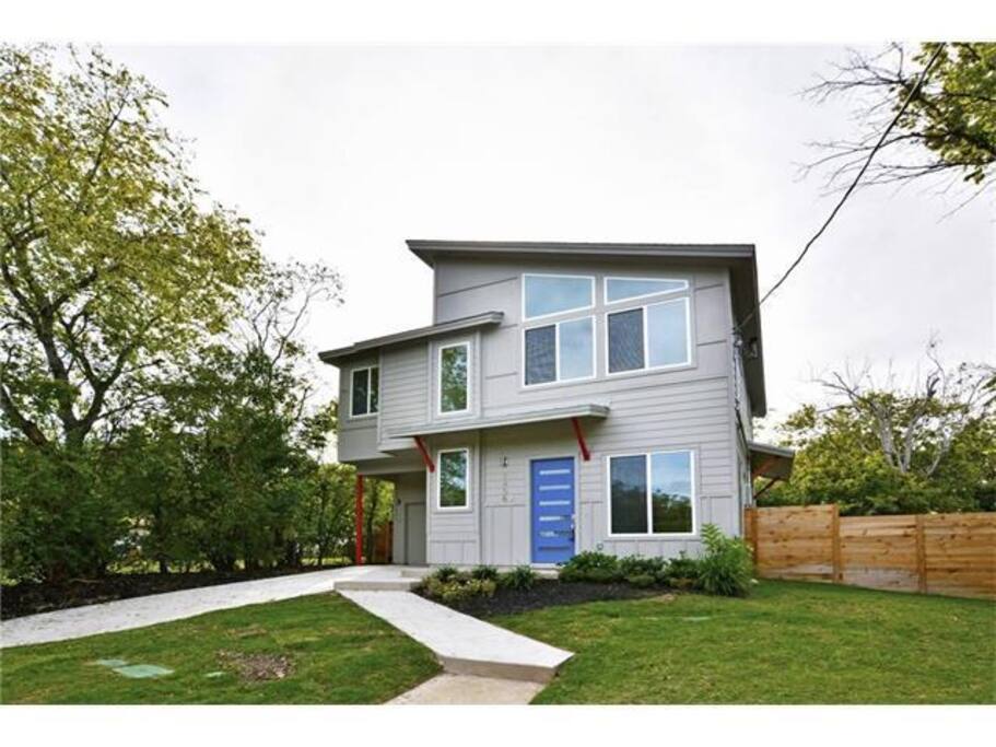 There is a driveway, feel free to park there but there is so much open street parking, you won't have any problems (we don't have neighbors on either side of the house right now...like, there are literally no homes next to us, they are just plots of land!).