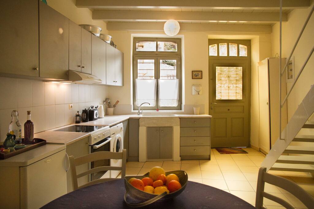 KITCHEN - LIVING AREA