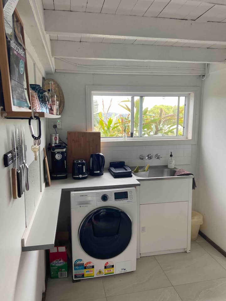 Self Contained Granny-flat With Private Access. - Lismore