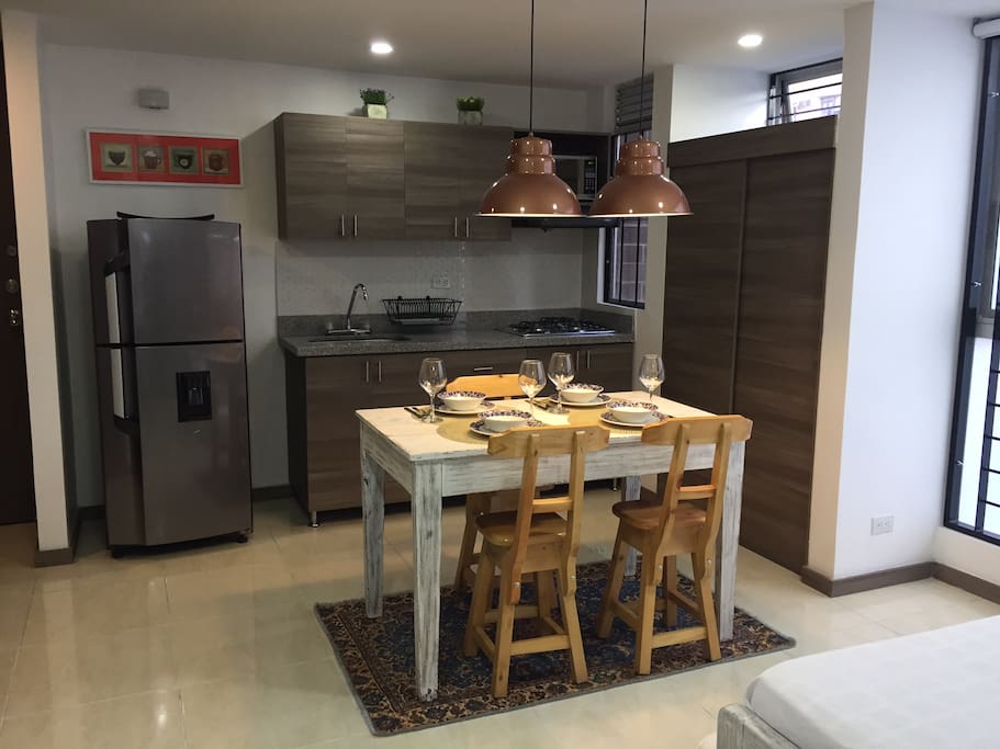Mesa y cocina