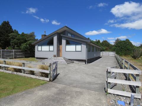 Tongariro House with Spa Pool