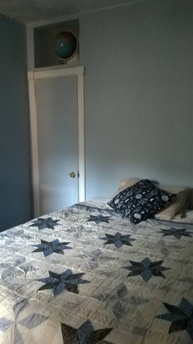 comfortable queen size bed