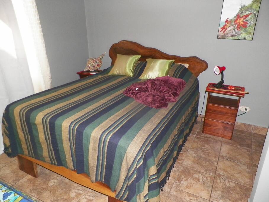 2nd bedroom with Full and Twin size beds