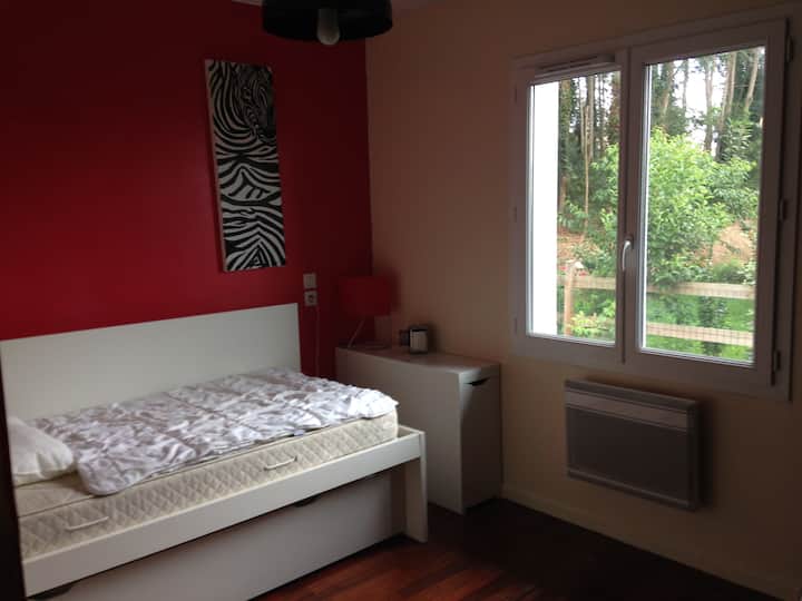 חדר שינה 3 (2 מיטות יחיד)