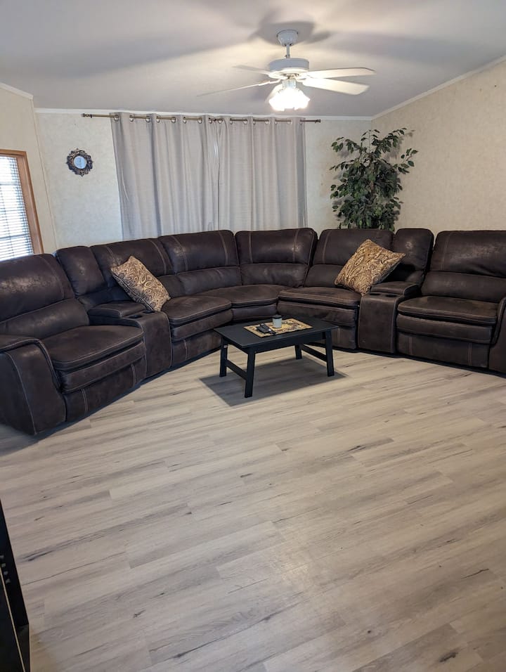 Comfy 3 Br 2 Ba Near River! - Spirit Mountain Casino, Mohave Valley