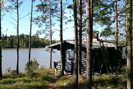 Käpälämäki - Rantamökki Sweet cabin by the lake