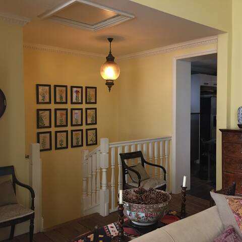 Stylish Townhouse, 2min to Hyde Park, Notting Hill gallery image 3