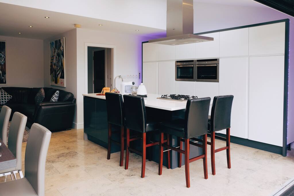 Main Living Area - fully stocked kitchen and island unit