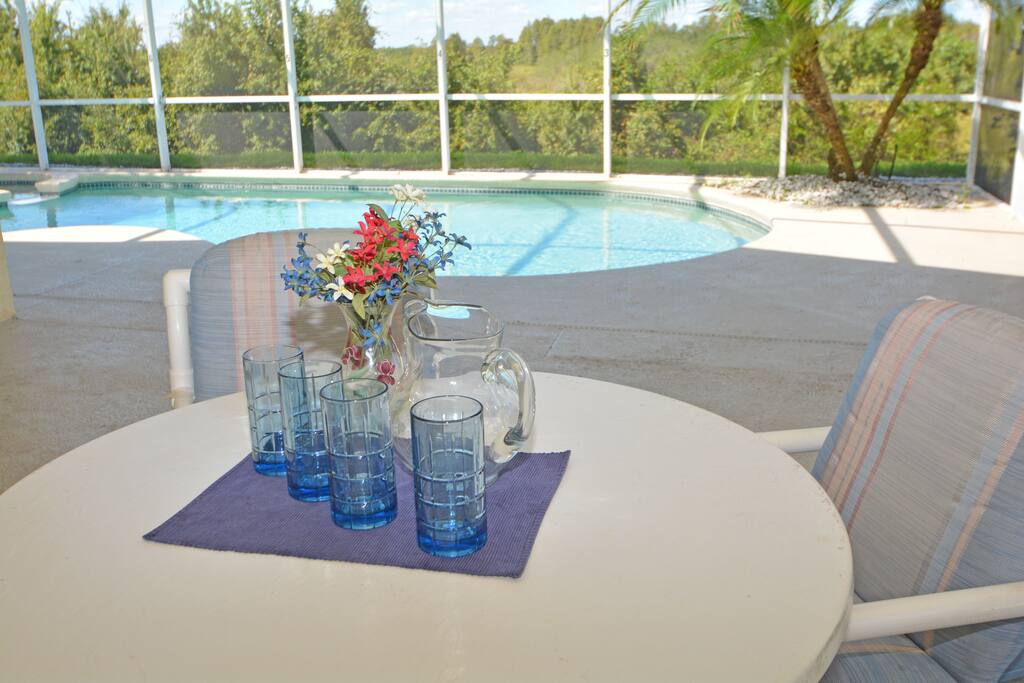 Dining Table,Furniture,Table,Glass,Porcelain